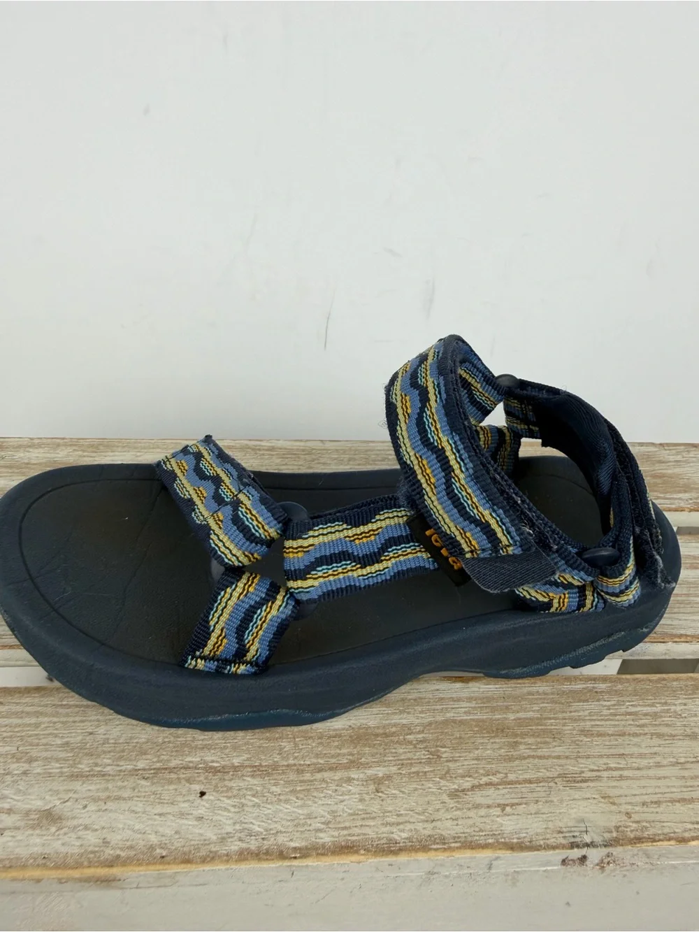 Teva Kid's Hurricane XLT 2 sandals blue yellow & black patterned straps size 12